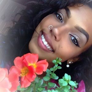 Meet your Posher, Alisa